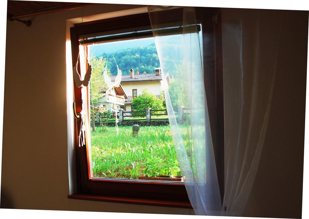 Budget Homestay Кобарид Стая снимка