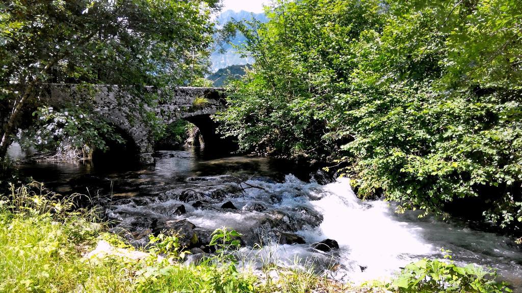 Budget Homestay Кобарид Екстериор снимка
