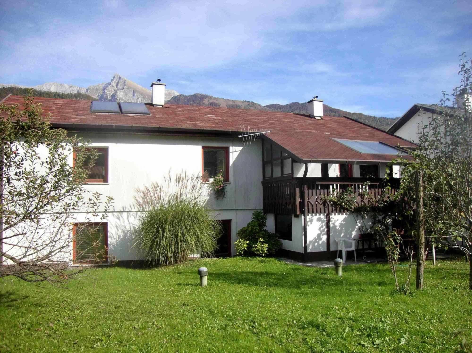 Budget Homestay Кобарид Екстериор снимка