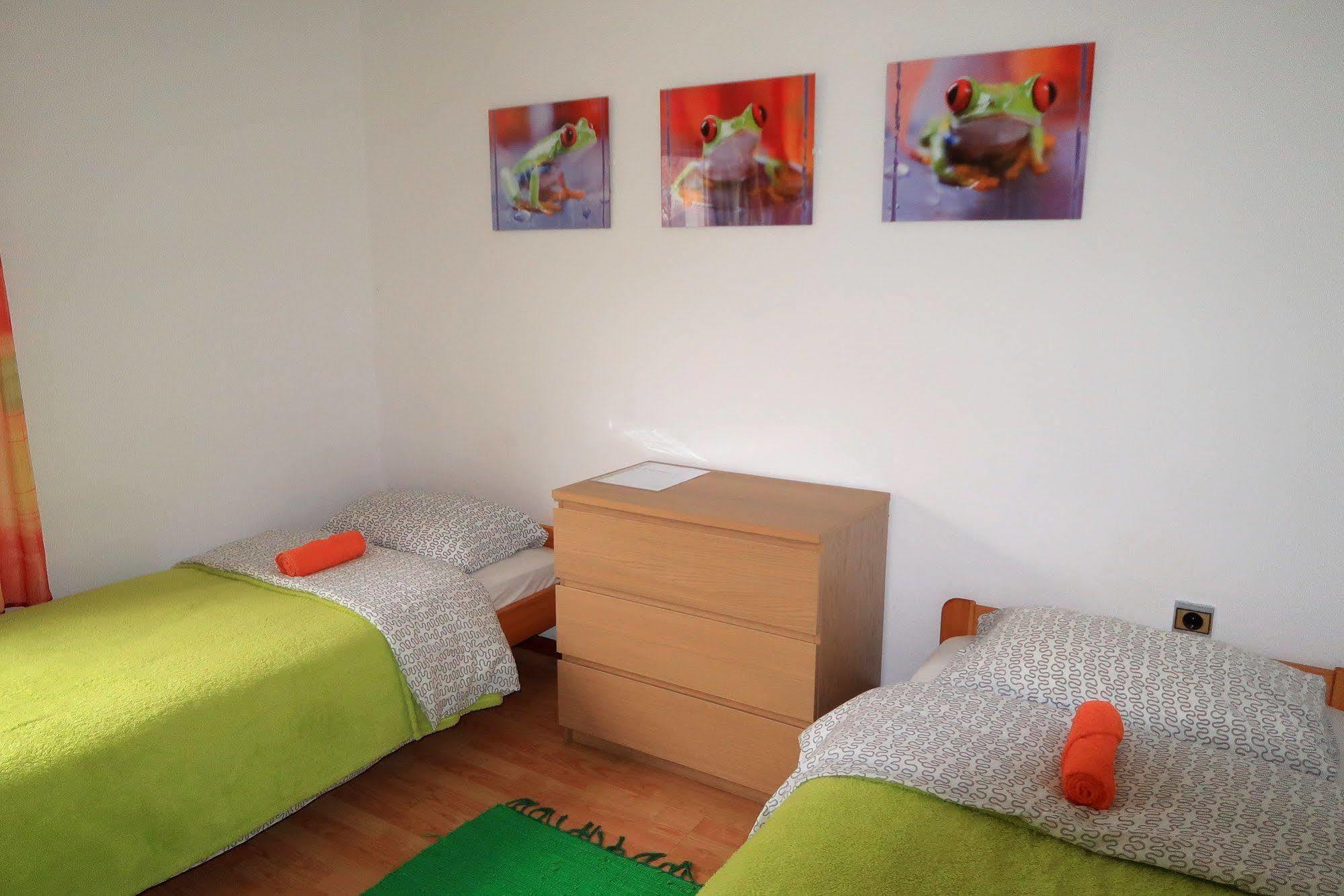 Budget Homestay Кобарид Екстериор снимка